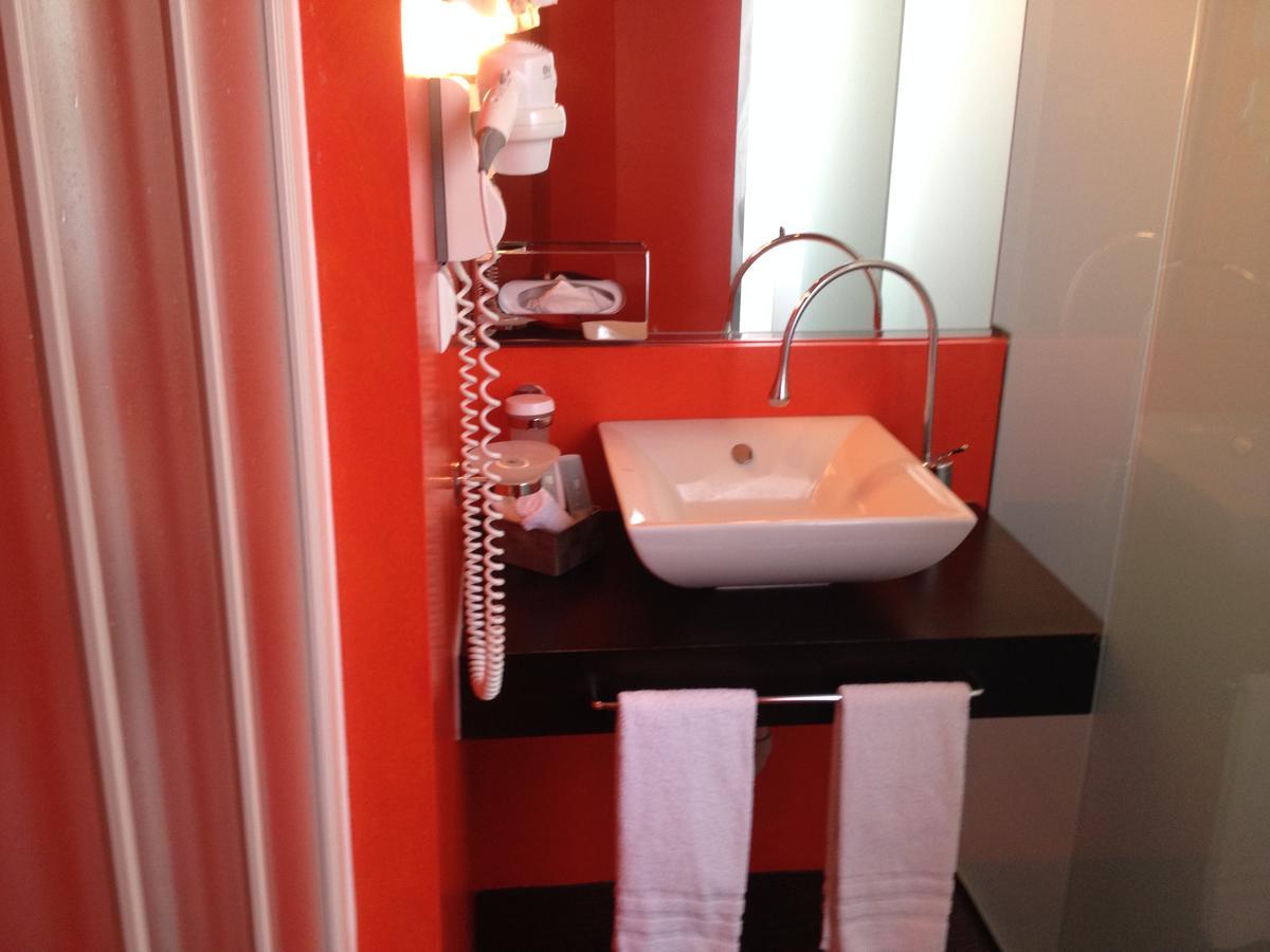 Boutique Hotel La Rinascente Локарно Экстерьер фото